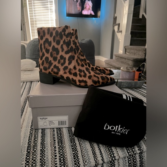 NWT/NWB: Botkier GREER Leopard Booties - Picture 3 of 9